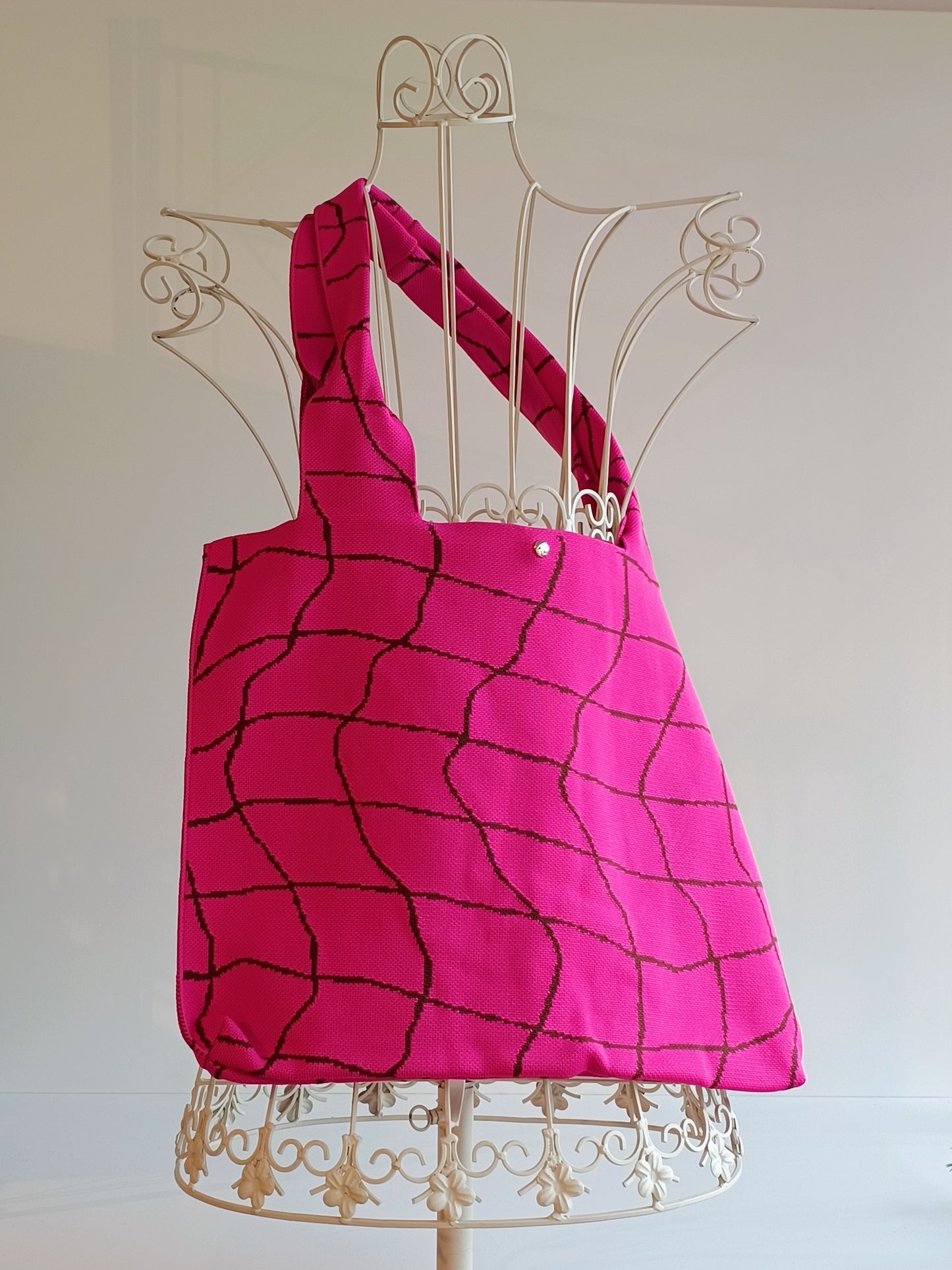 Tasche Lot 83 pink grafisches Muster