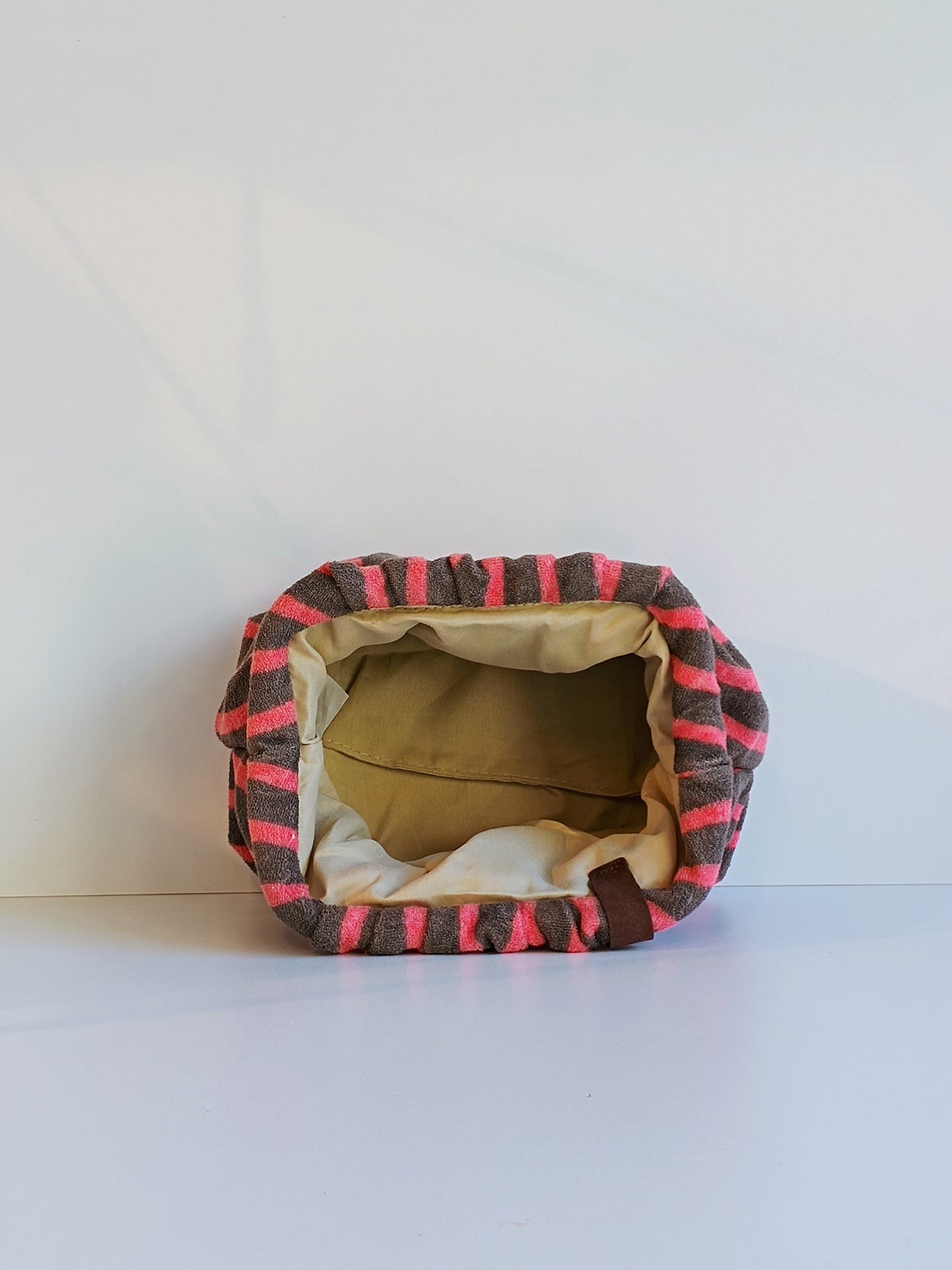 Clutch von LOT 83 grau/pink