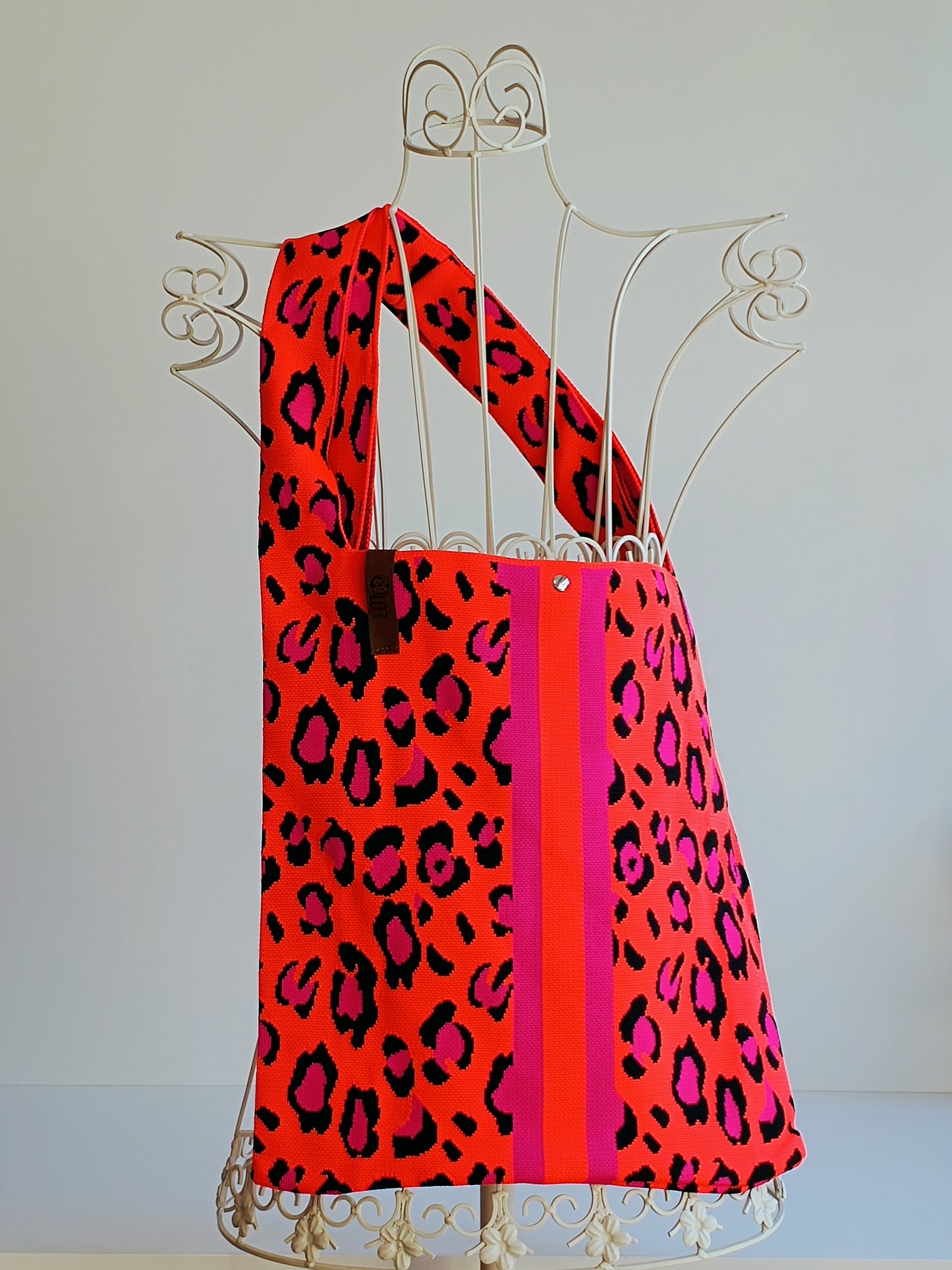 Tasche LOT 83 Leo neonkoralle/pink