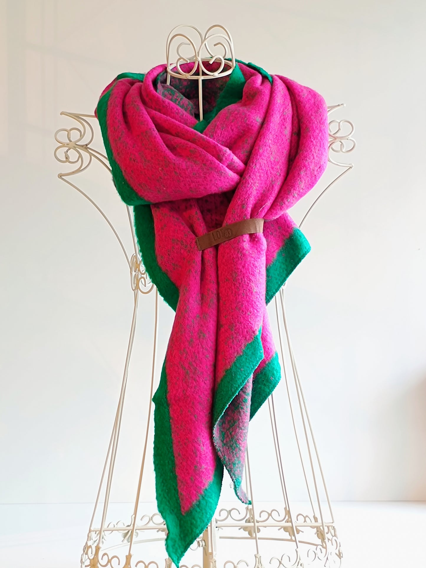 Schal von LOT 83 pink/grün flauschig weich