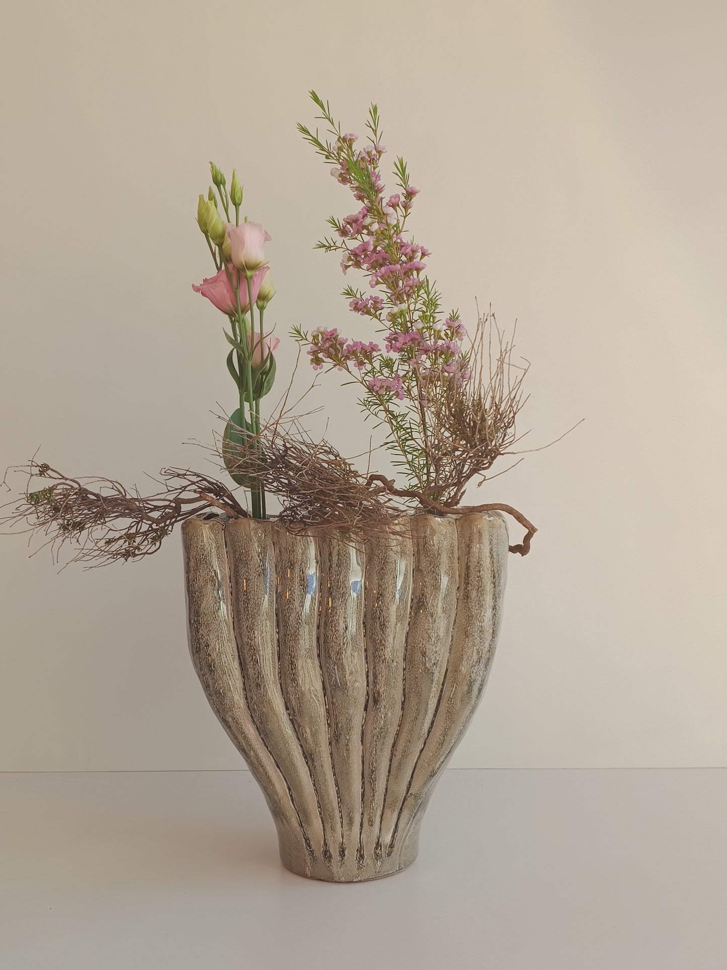 Vase "Trish Cream" von PTMD