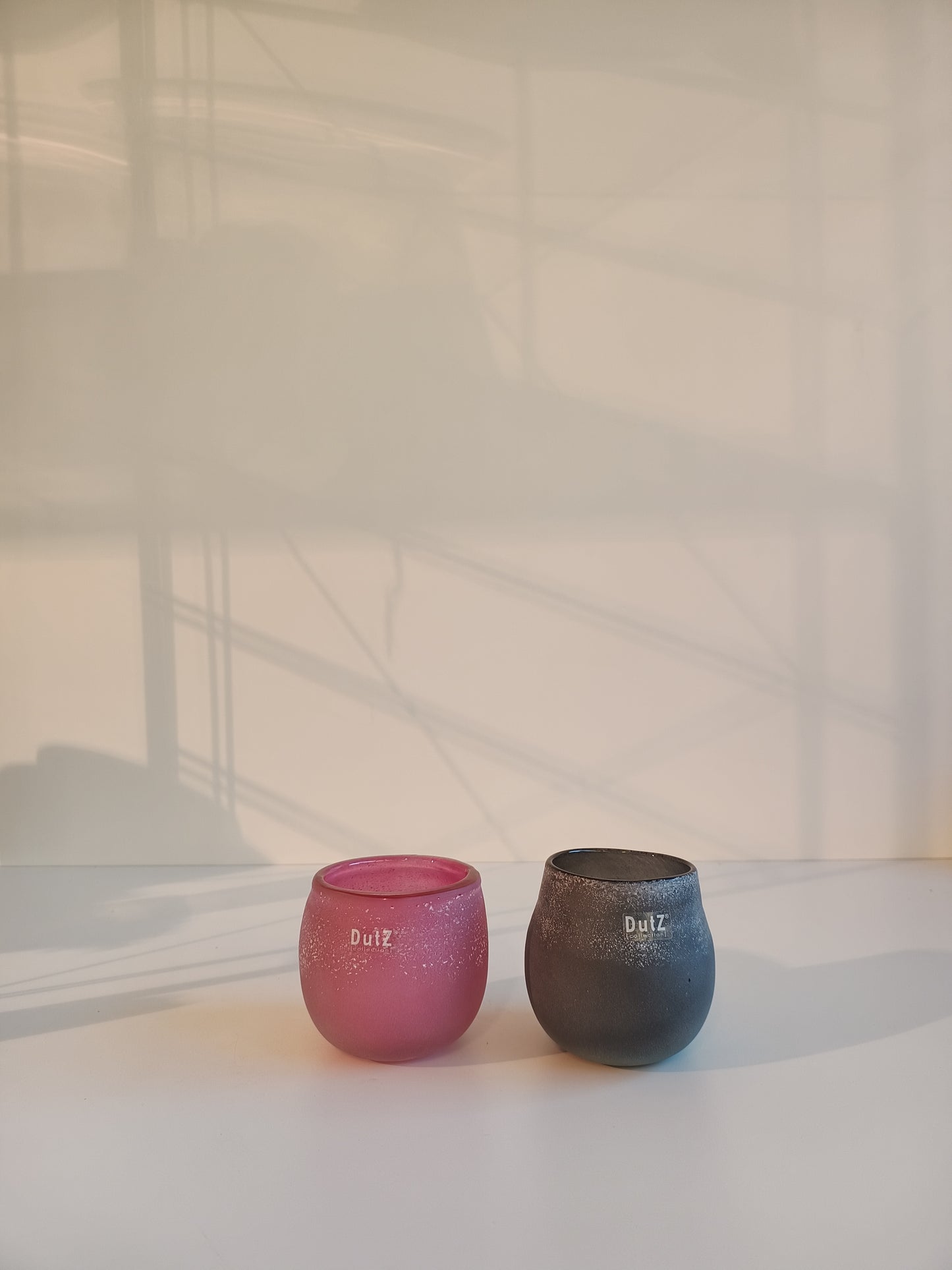 DutZ Vase Hurricane Antic Fuchsia und Grey