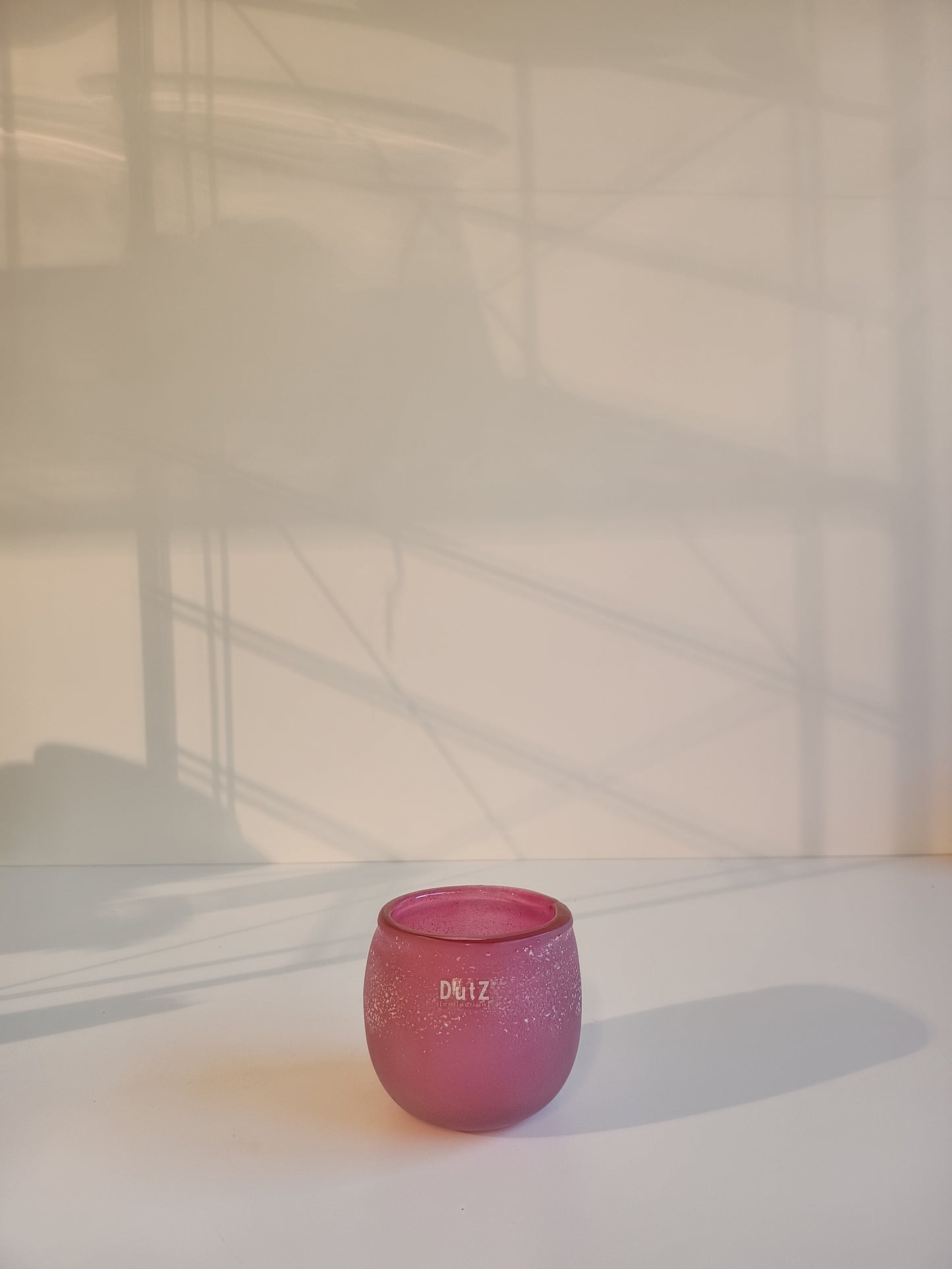 DutZ Vase Hurricane Antic Fuchsia und Grey