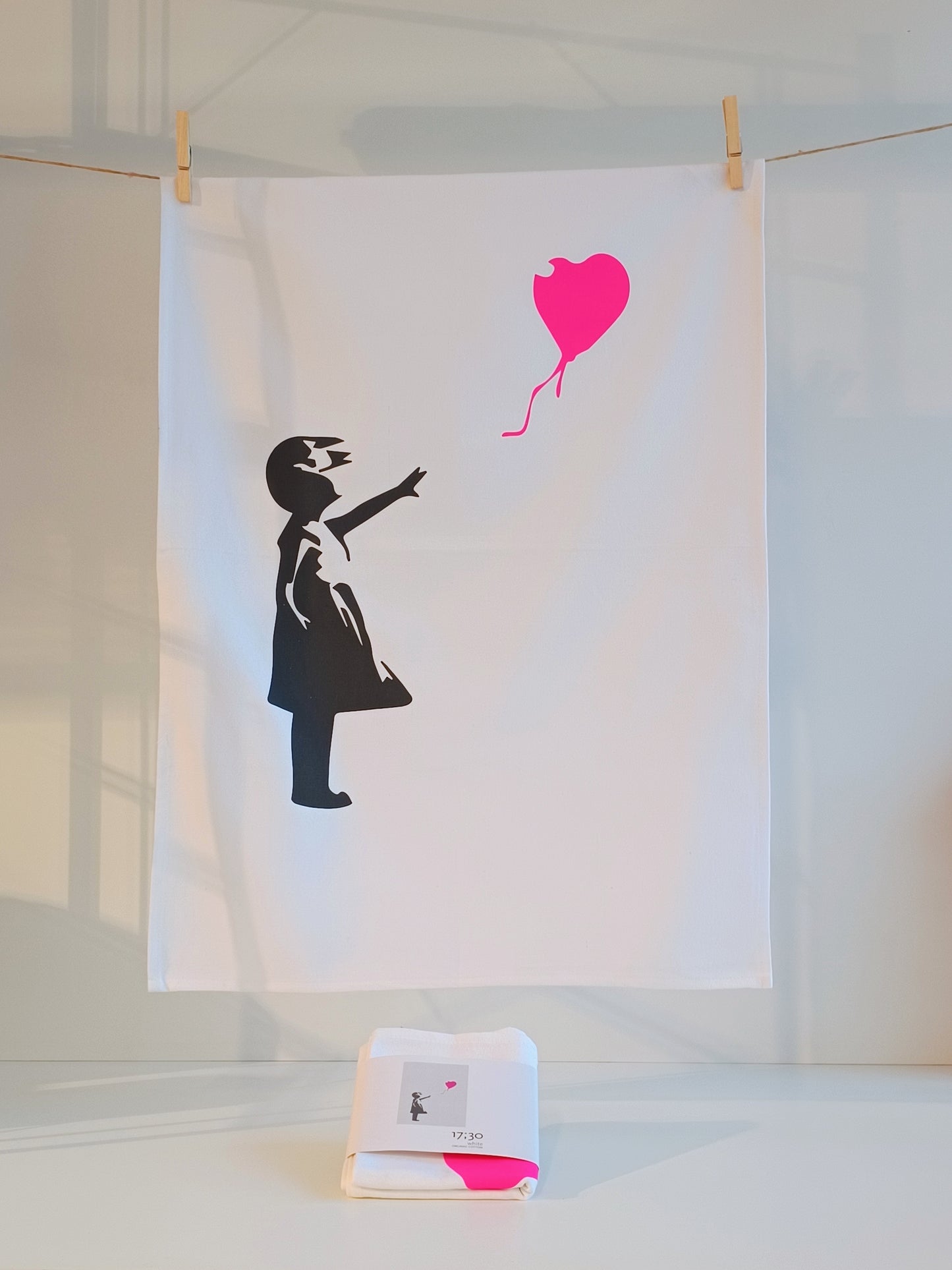 Geschirrhandtuch Banksy von 17;30 Hamburg