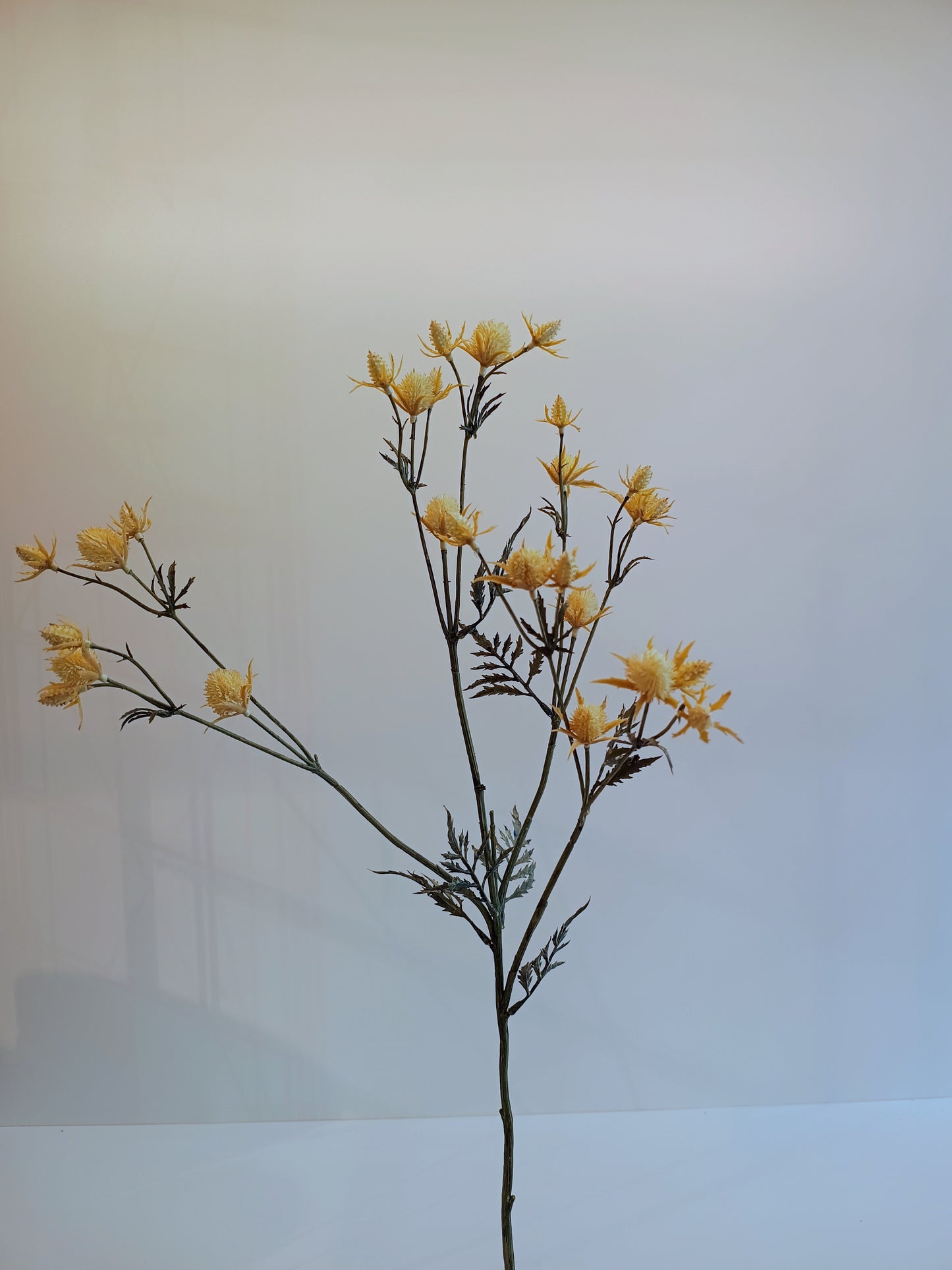 Rittersporn und Distel Seidenblumen