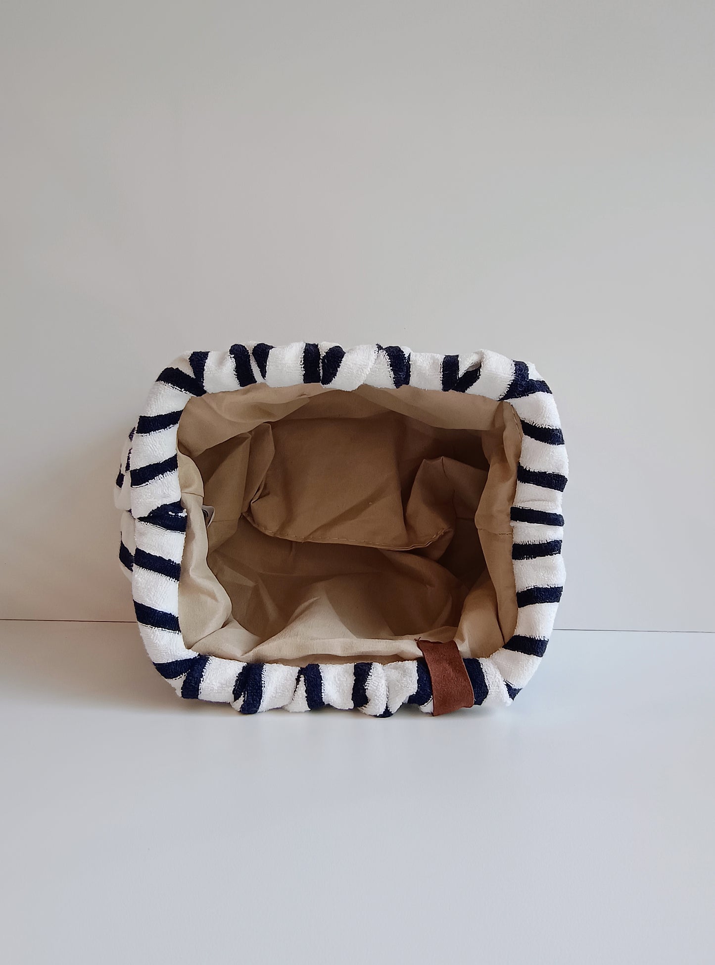 Clutch von Lot 83 schwarz/weiß