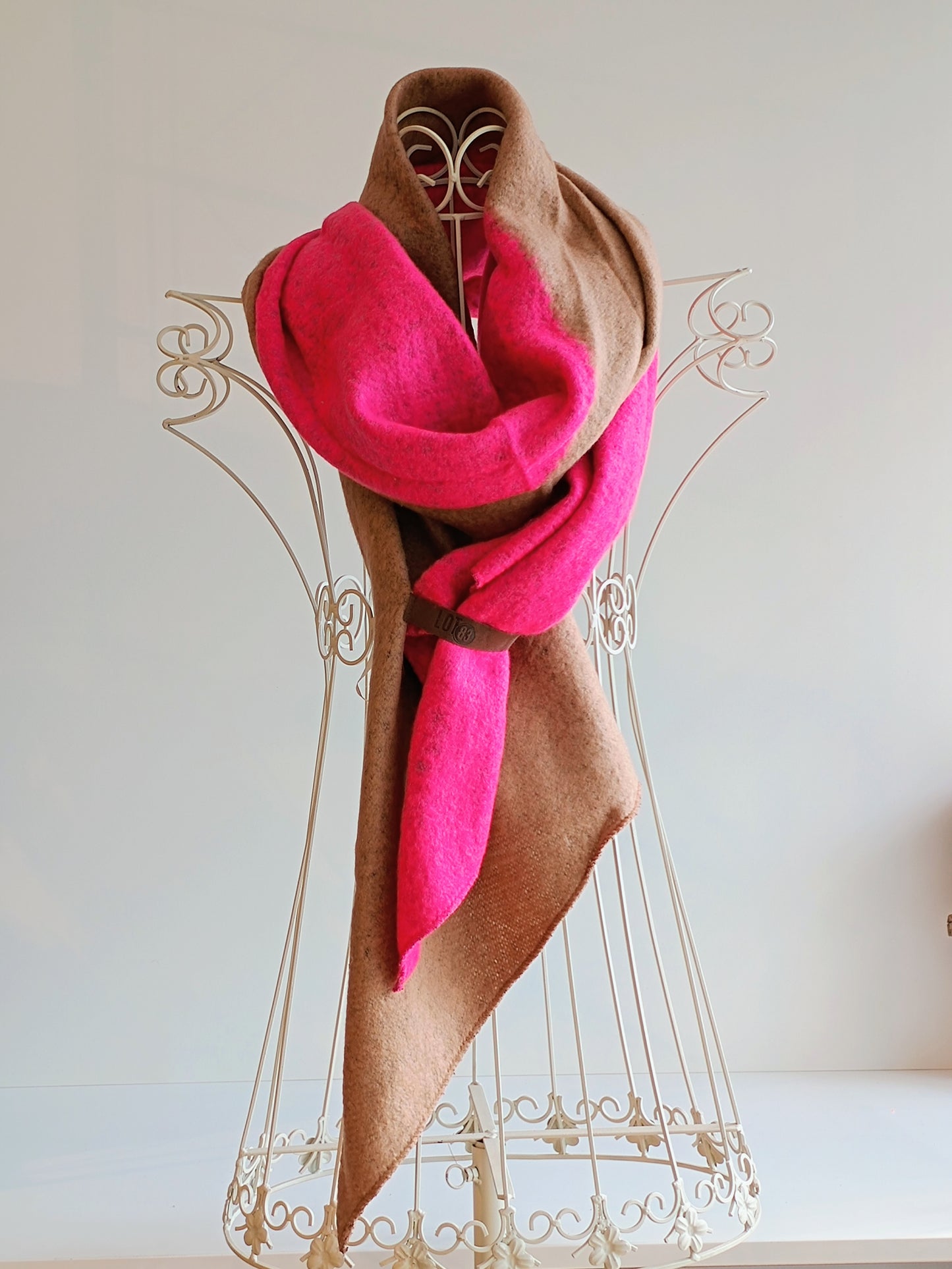 Schal von LOT 83 camel/pink kuscheloig weich