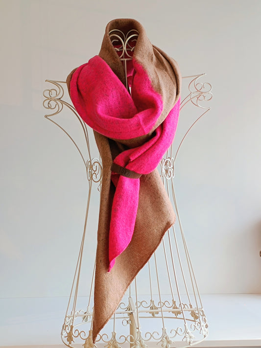 Schal von LOT 83 camel/pink kuscheloig weich