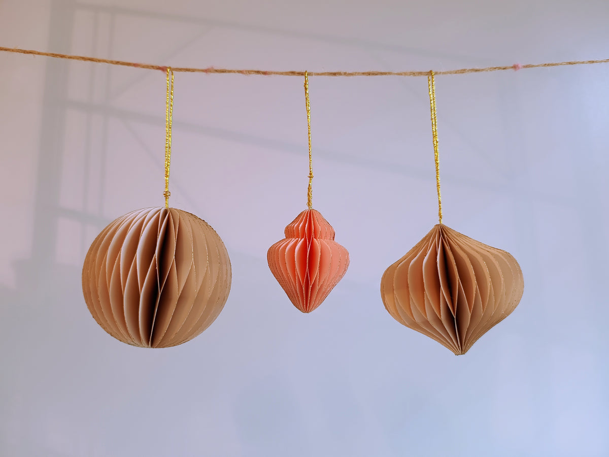 Papier-Ornamente 3 verschiedene Größen