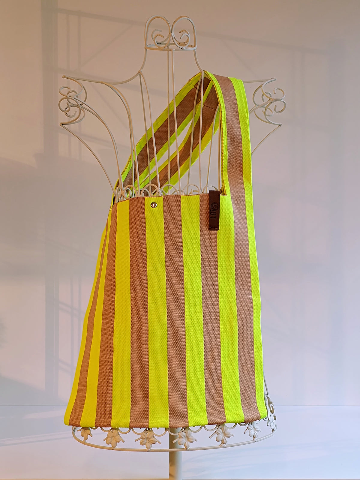 Lot83 Shopper in gelb-beige
